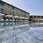 Borgo Lanciano & Hotel 4*