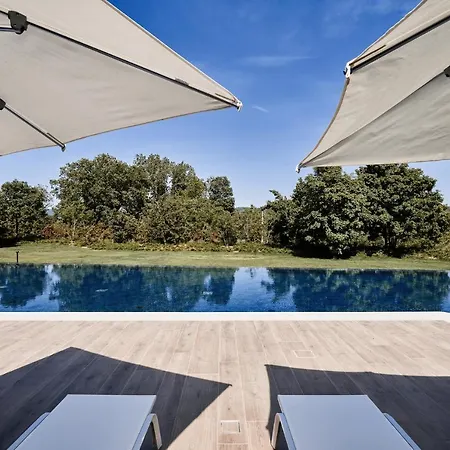 Borgo Lanciano 4* Castelraimondo