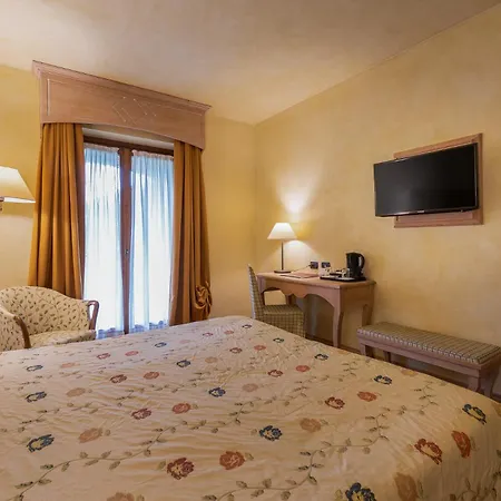 Borgo Lanciano 4* Castelraimondo