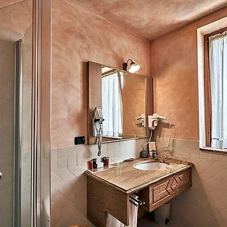 Borgo Lanciano & 4* Castelraimondo
