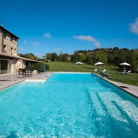 Borgo Lanciano & 4* Castelraimondo