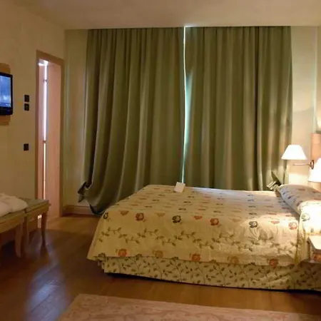 Borgo Lanciano & 4* Castelraimondo