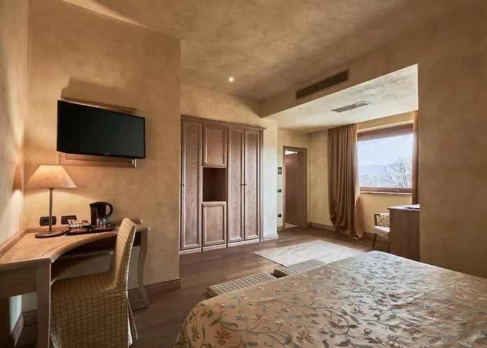 Borgo Lanciano 4* Castelraimondo