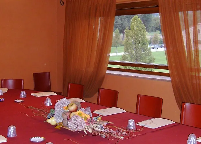 Borgo Lanciano 4* Castelraimondo