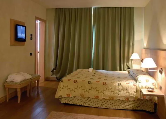 Borgo Lanciano 4* Castelraimondo